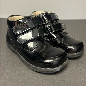 UMI- Toddler Black Shiny shoes, Size:7, Sam, Pre-Owned